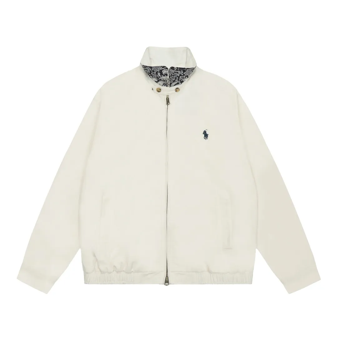 P340 top quality" Style number: 8088# [Ralph Lauren veteran pony embroidered veteran jacket] ✅Ralph Lauren blue and white contrasting lapels, white veteran short retro flight jacket ✅The face is made of no-wash twill washed cotton, soft and tangible ✅Customized laser tortoise RL original hand-stitched buckle ✅Vintage bronze natural paint double-open zipper ✅Gentle retro white stand-up collar versatile jacket. The upper body is very flattering. Versatile style YYDS~ ✅The upper body is simple and easy to match. A must-have for goddess ootd. Good-looking clothes are never picky. A must-have in the goddess's wardrobe. Size: S-XL Color: Off-white